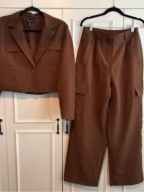 Bailey 44 Brown Wide-Leg Cargo Pants & Cropped Blazer Set